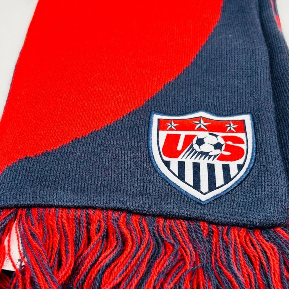 Nike US Soccer National Team Scarf NWT 2010‎ World Cup Reversible USA Knit